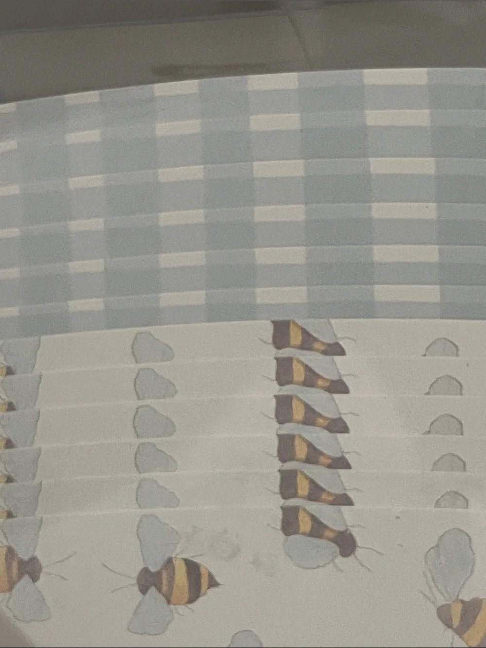 Sara Fitz Blue Bumblebee /Check Paper Party Goods